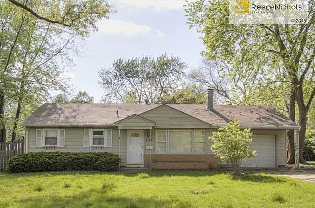 Charming Overland Park Ranch