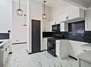 30 Crestbriar Ct, Baytown, TX 77521