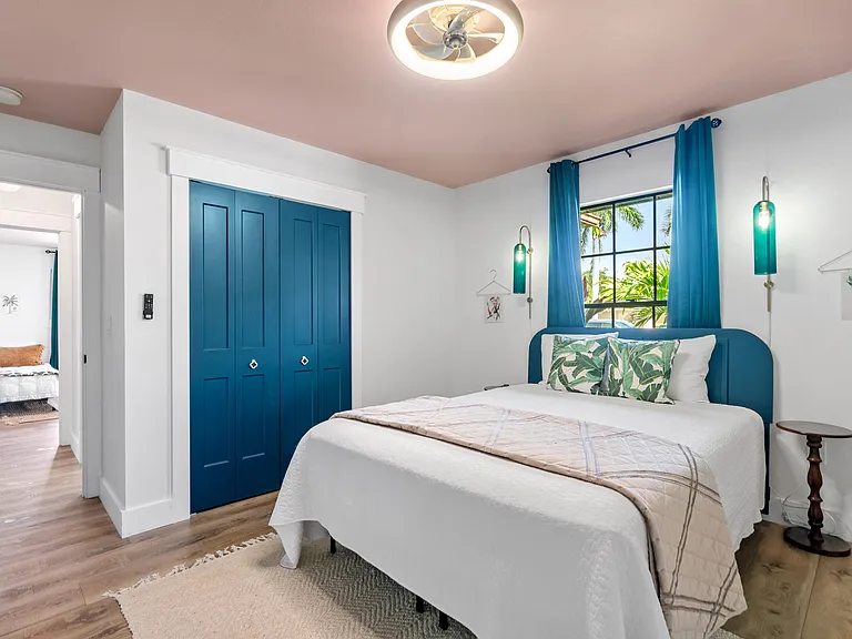 601 E Valley Dr — Photo 8