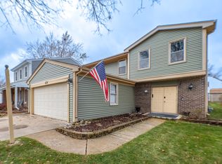 624 Stafford Dr, Roselle, IL 60172