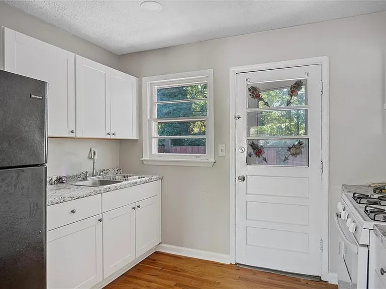 190 Opal Dr — Photo 3