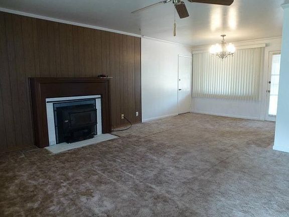 3rd image of 14849 Standish Dr