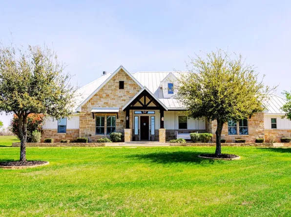1260 County Road 361, La Vernia, TX 78121