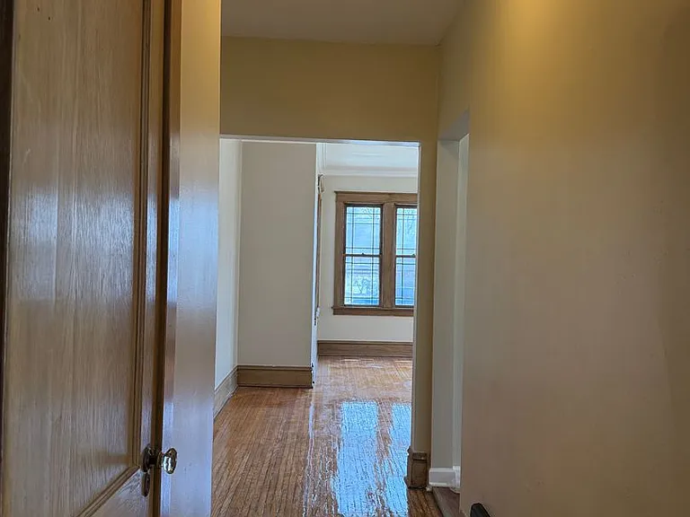 306 N Locust St — Photo 9