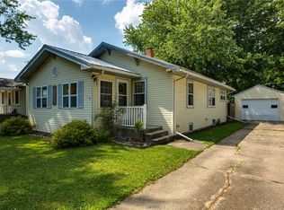 2916 Moultrie Ave, Mattoon, IL 61938