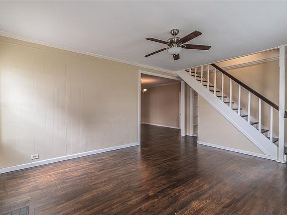 2nd image of 2233 N Macgregor Way