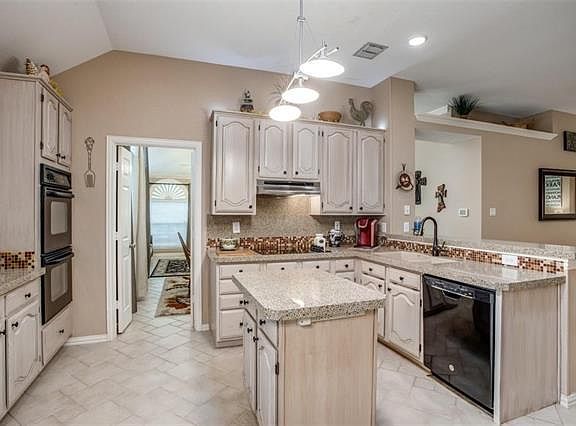 3rd image of 5709 Charleston Dr