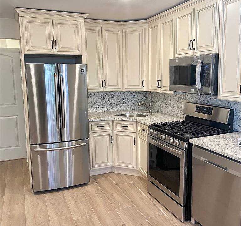 1st image of 3050 72nd St