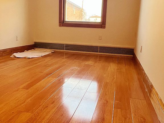 5th image of 811 College Point Blvd #1A