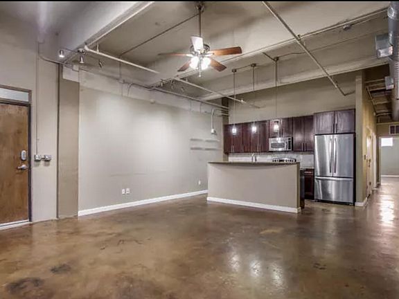 3rd image of 1339 S Flores St Suite 106B
