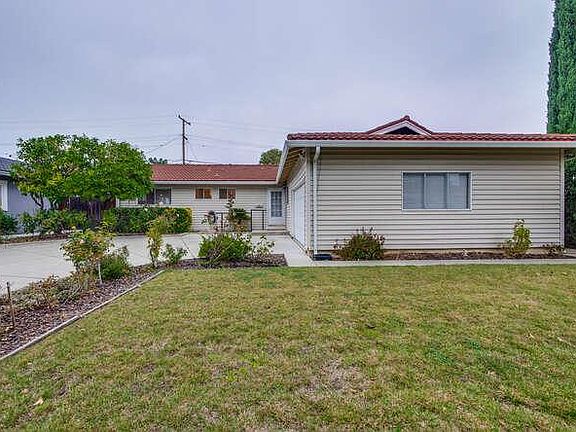 2nd image of 5081 Paseo Olivos