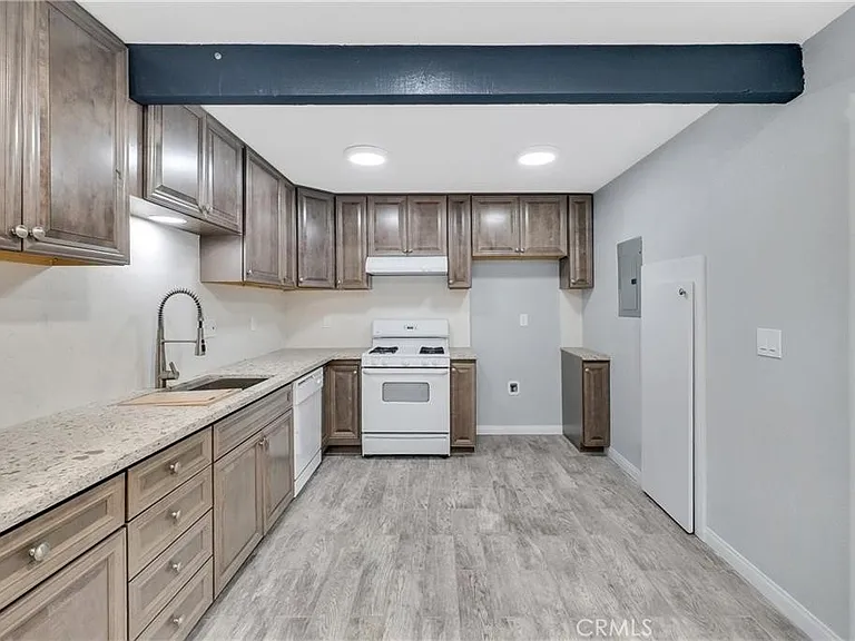 2644 Sycamore Dr — Photo 15