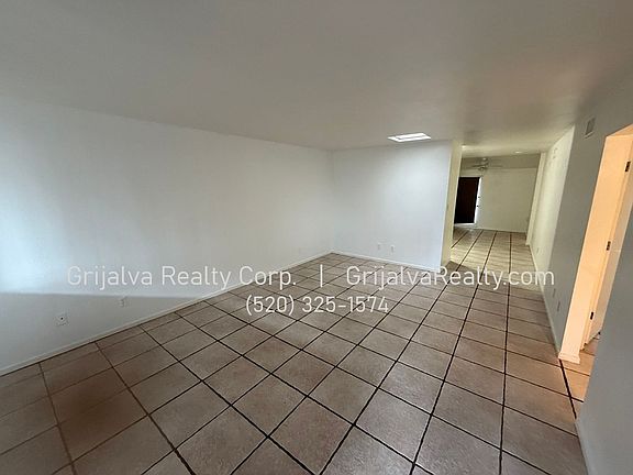 3rd image of 3946 N Stone Ave