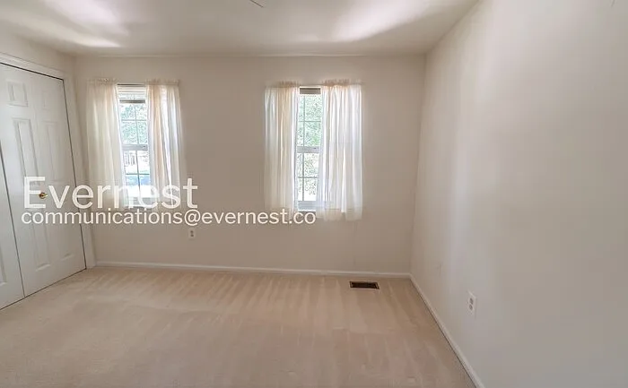 11829 Parliament Dr — Photo 13