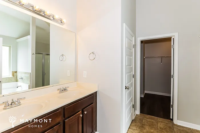 2750 Huntcliffe Dr — Photo 8