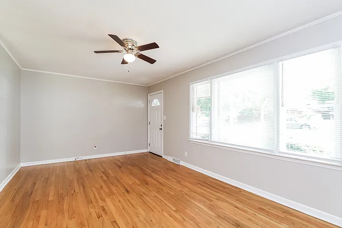 3 bed, 2.0 bath, 1428 sqft, $1,895 — Photo 3