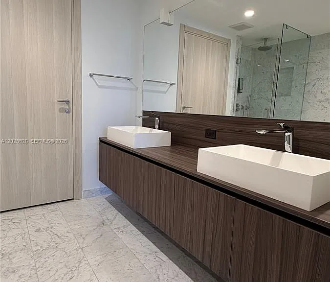 1000 Brickell Plz #2014 — Photo 23