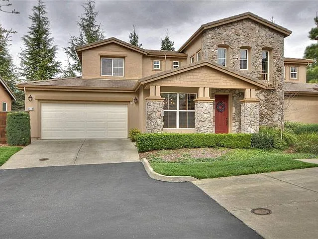 2149 Sterling Dr photo 1