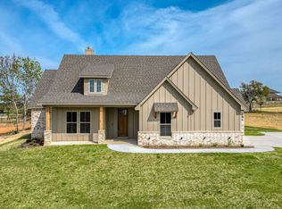 305 Falcon Ct, Springtown, TX 76082