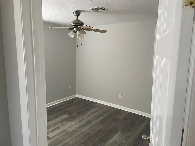 229 Camellia Dr — Photo 4