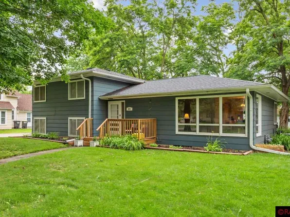 621 E Prince St, Lake Crystal, MN 56055