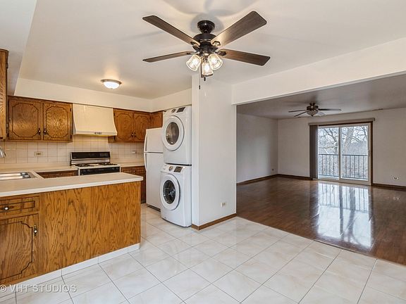 3rd image of 3207 N Pontiac Ave APT 3S