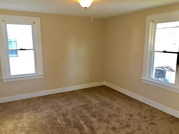 4th image of 228 Boyleston Ave