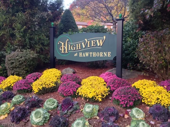 45 Metro Vista Dr, Hawthorne Boro, NJ 07506