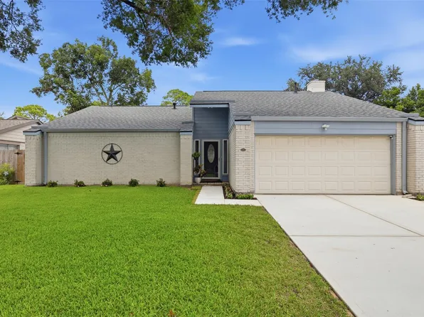 16319 Mill Point Dr, Houston, TX 77059