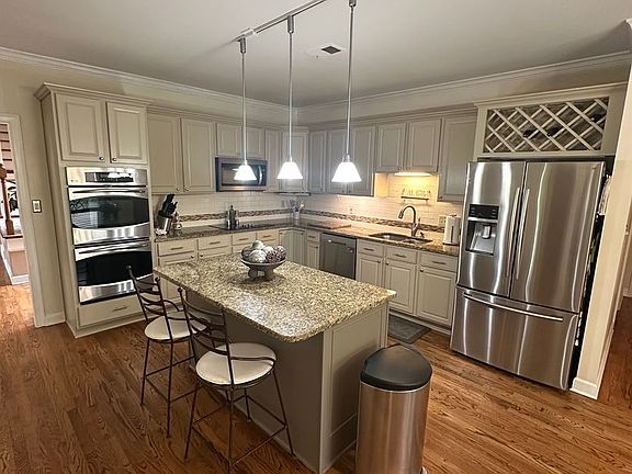 5th image of 1842 Swynford Ln