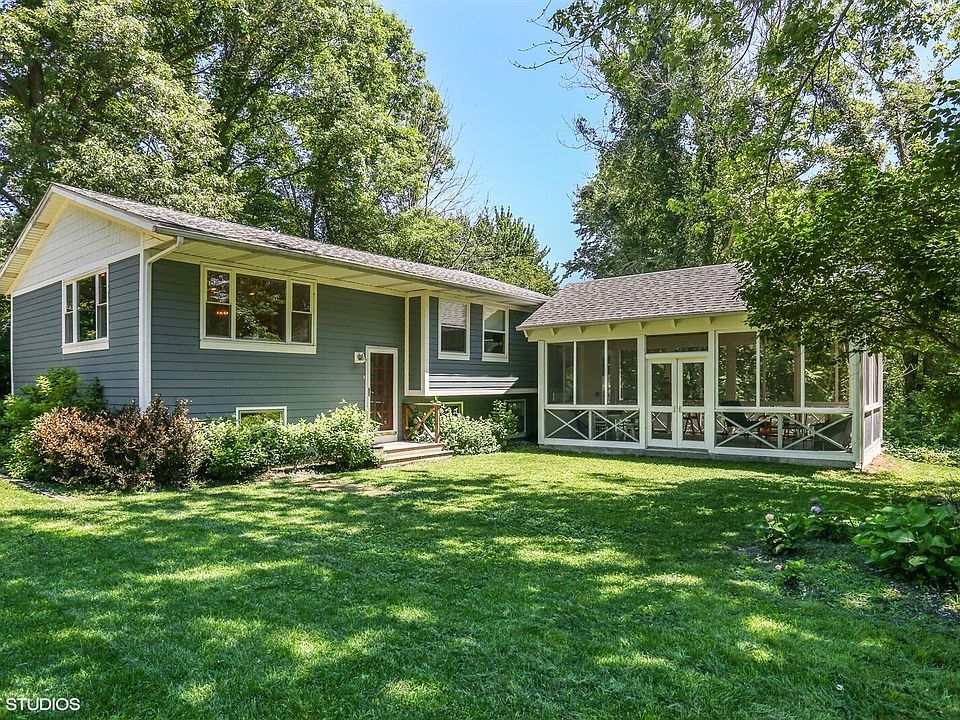 1st image of 207 Westwood Dr