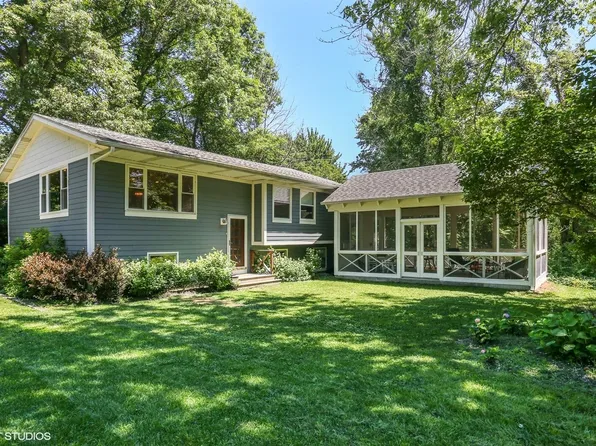 207 Westwood Dr, Michigan City, IN 46360