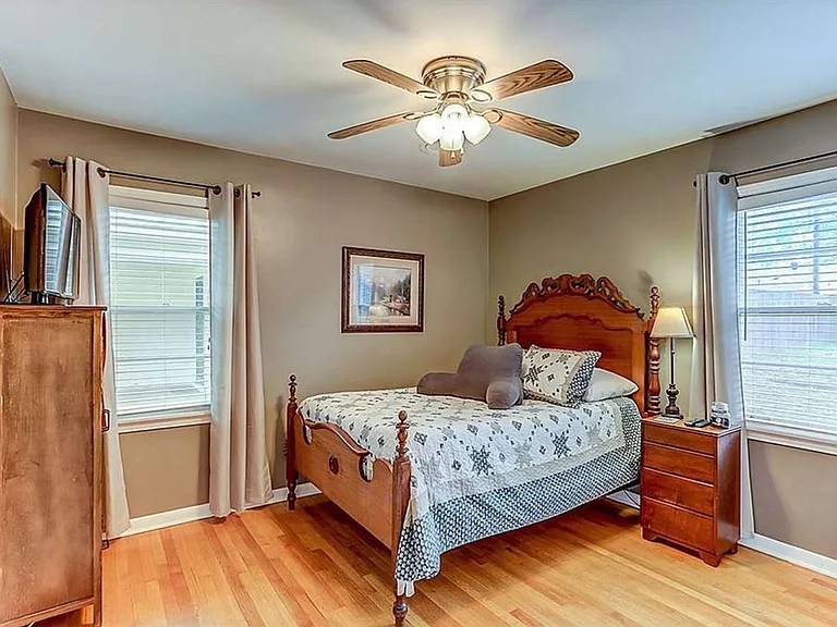1663 Estate Dr — Photo 6
