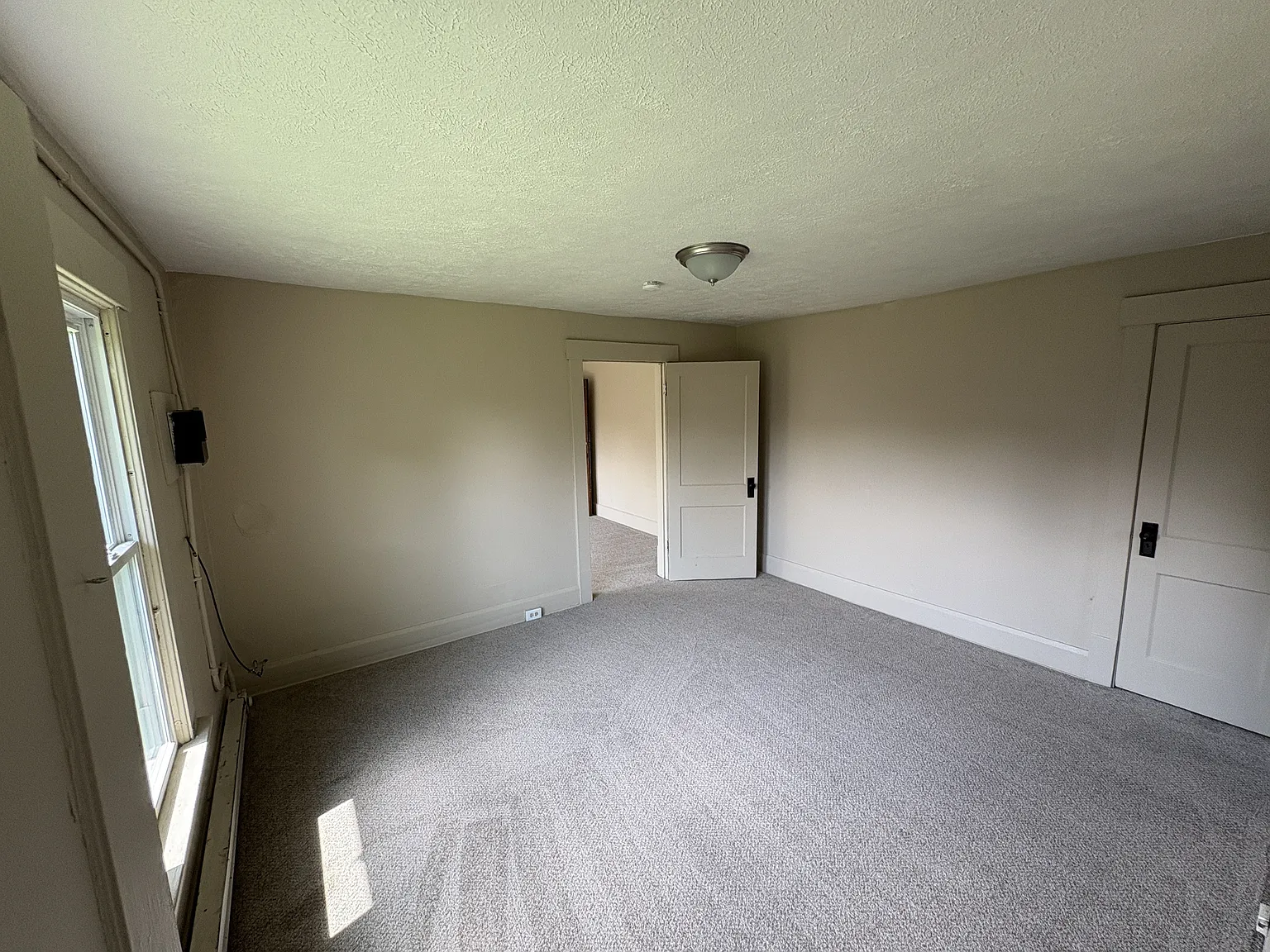 136 Park Ave SW — Photo 4