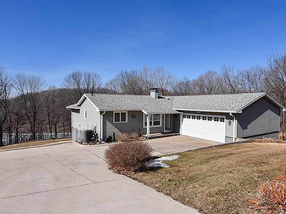 2nd image of 2739 Lake View Dr NE