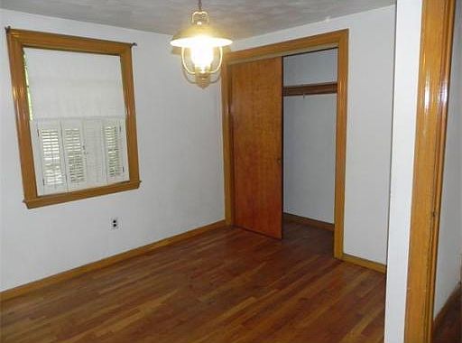 4th image of 93 Glen Rock Ave