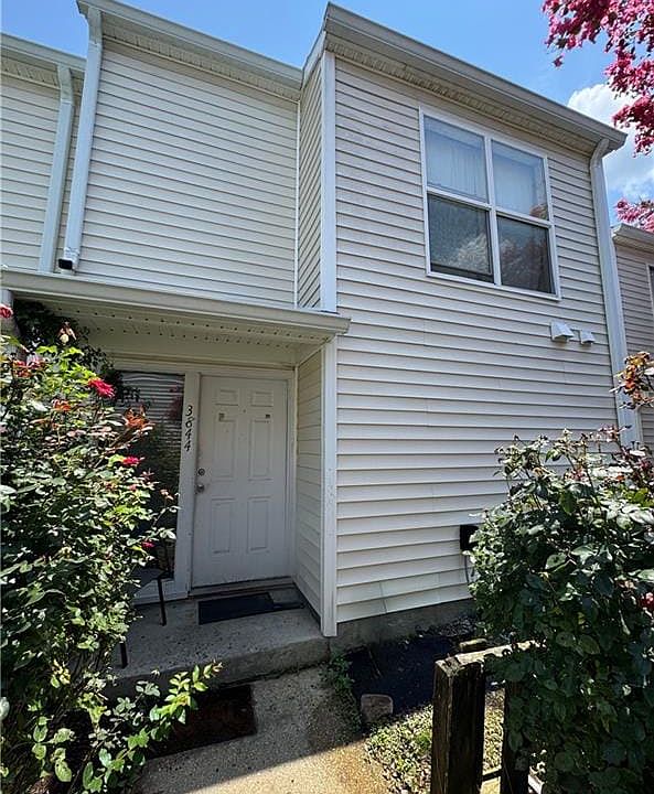 1st image of 3844 Staffordshire Ln