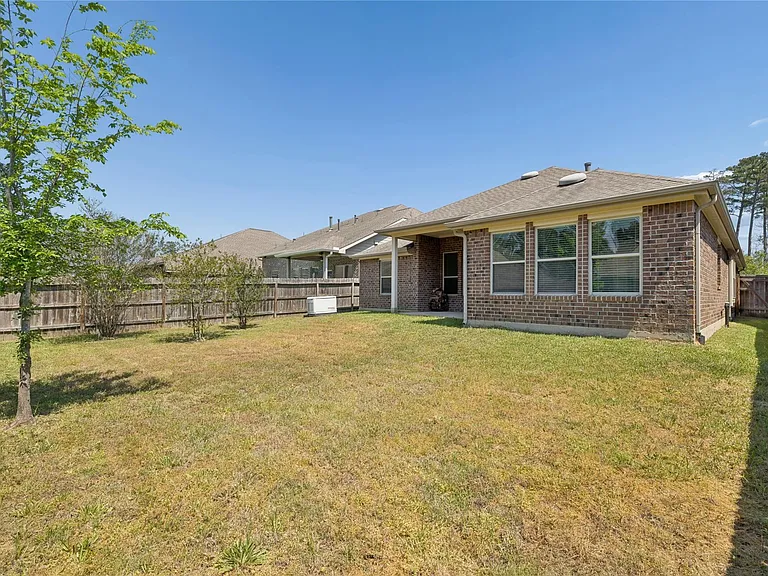 2357 Old Stone Dr — Photo 24