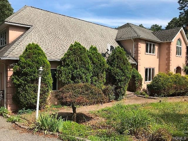 2nd image of 28 Lauro Ridge Ct