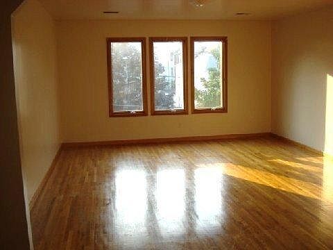2nd image of 893 Clifton Ave Floor 2