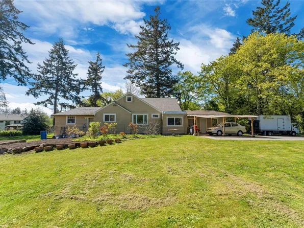 753 Sayward Rd, Saanich, BC V8Y 1R3