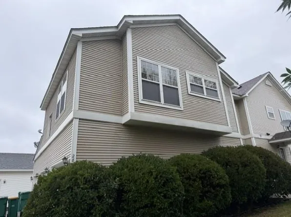 2814 Faulkner Dr, Chaska, MN 55318