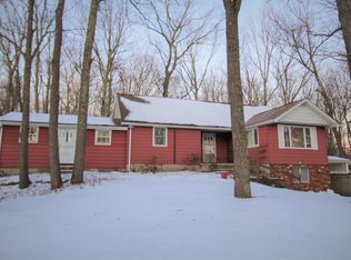 1233 Burger Hollow Rd, Effort, PA 18330