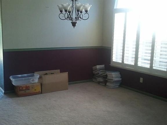 5th image of 3538 Des Moines Dr