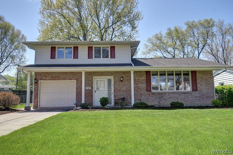 1st image of 17 Willow Green Dr