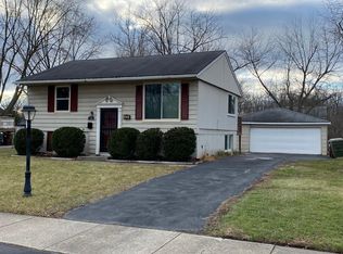 42 N Oak Ln, Glenwood, IL 60425