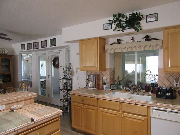 5th image of 3909 Lunar Dr