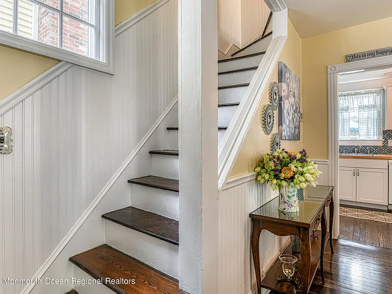 87 Embury Ave — Photo 17