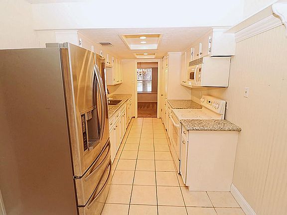 3rd image of 9231 Norton Dr