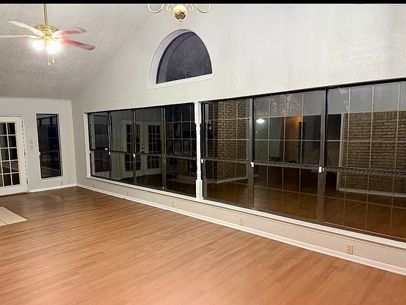4th image of 1301 Ruiz Dr